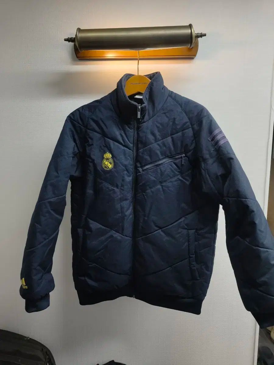 105 ） adidas(アディダス) レアルマドリード パデッド ジャケット 販売