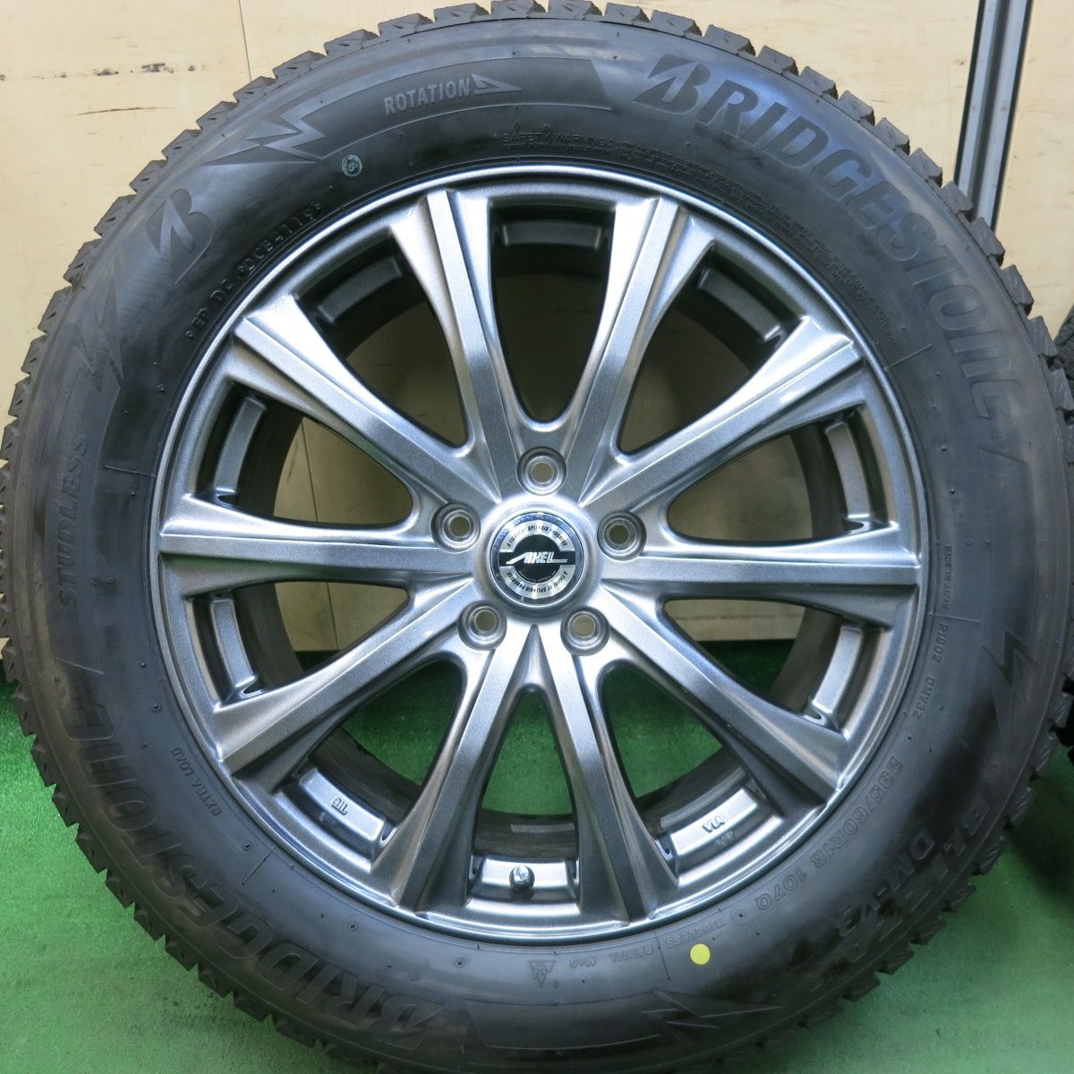 バリ溝美品‼️235/60R18ブリザック DM-V3 タイヤ4本セット バリ溝
