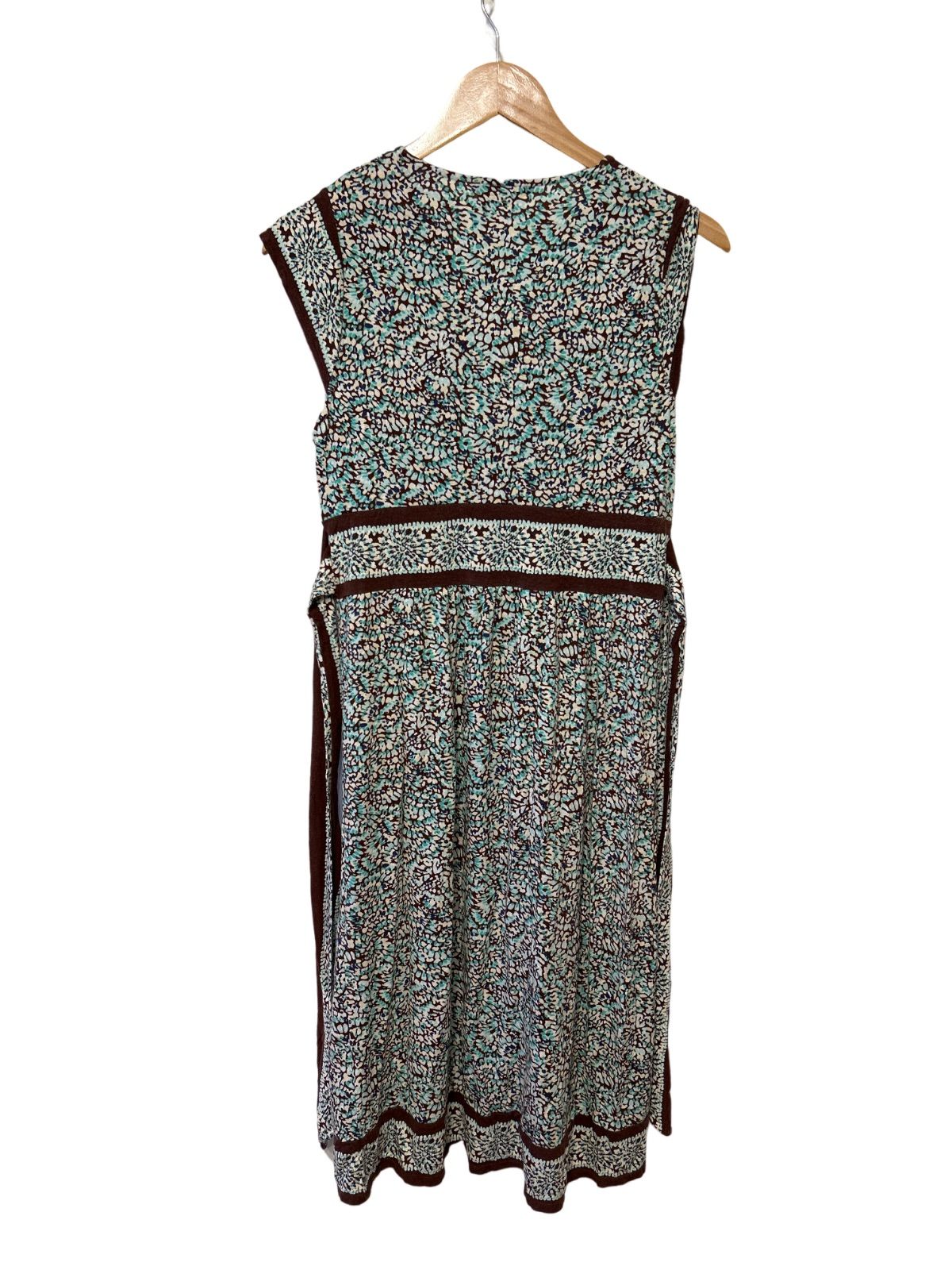 Z1389 BCBGMAXAZRIA ビーシービージーマックスアズリア ノースリーブ