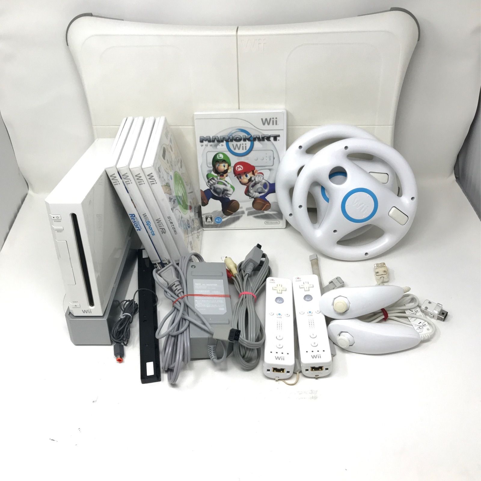 Nintendo Wii本体 ◁すぐ遊べるセット▷ バランスWiiボード + マリオー 