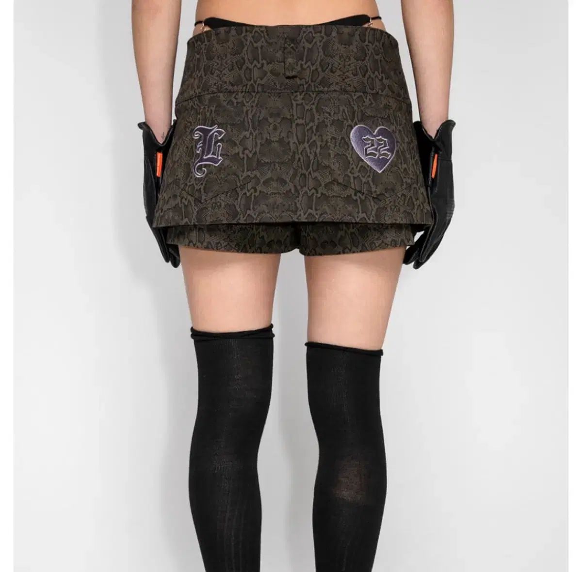 Yeel Leey リー アンサンブルスターズ あんスタ ローライズ スカンツ ヒョウ柄 レオパード 2