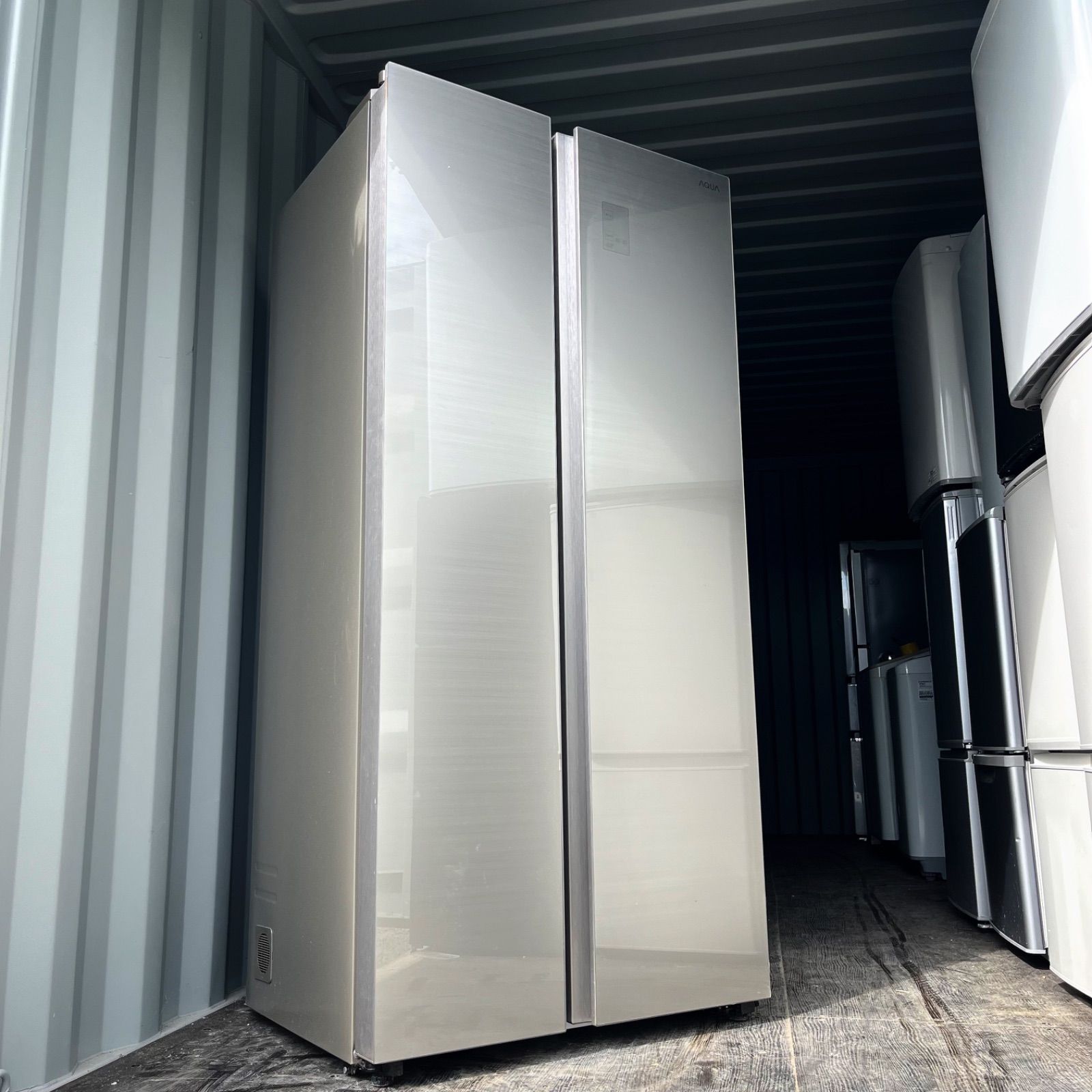 145取付無料！AQUAスタイリッシュシルバーパノラマオープン475L大型冷蔵庫 145取付無料！AQUAスタイリッシュシルバーパノラマオープン475L大型