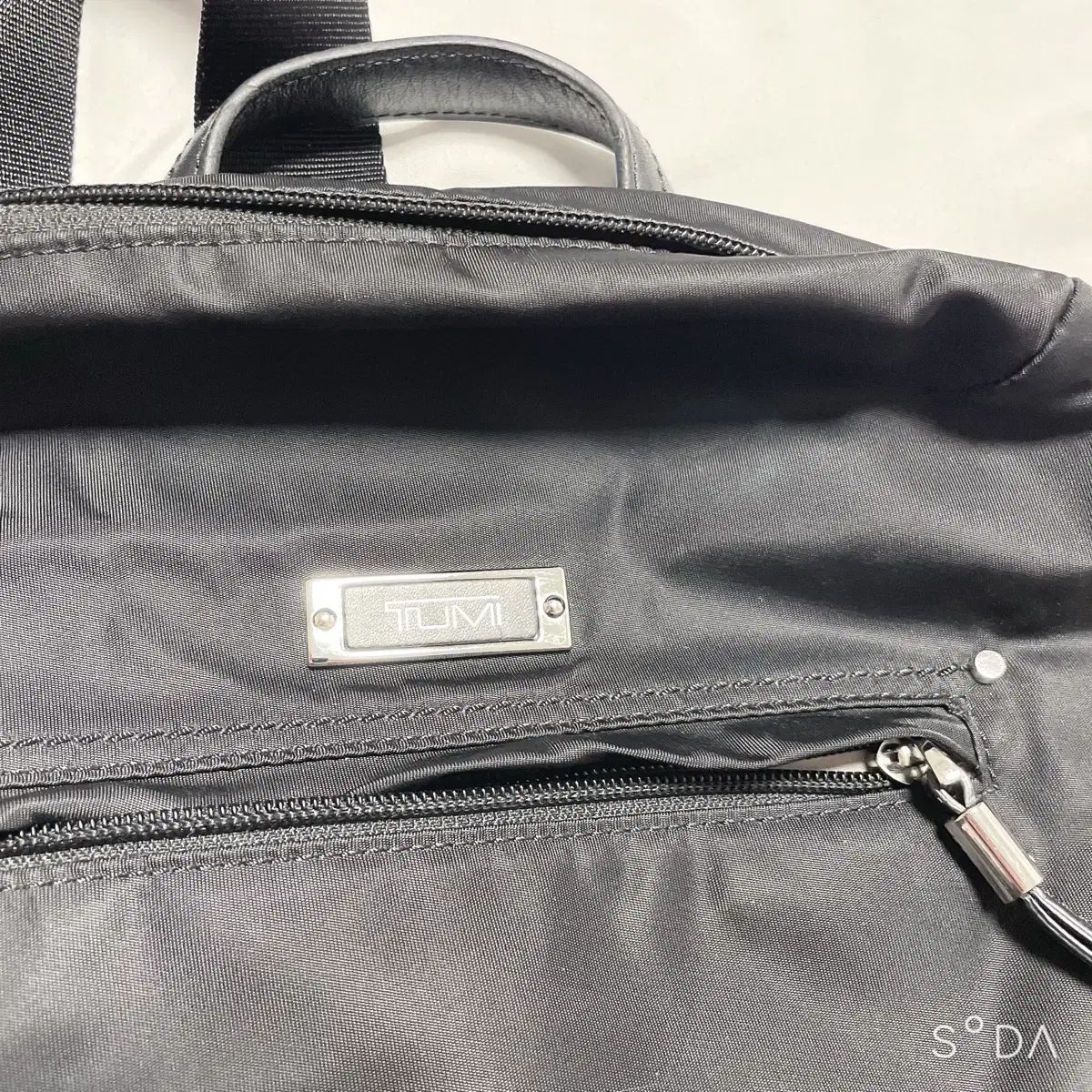 TUMI シルバー ナイロンバックパック Tumi | Bags | Tumi Just In Case Backpack | Poshmark