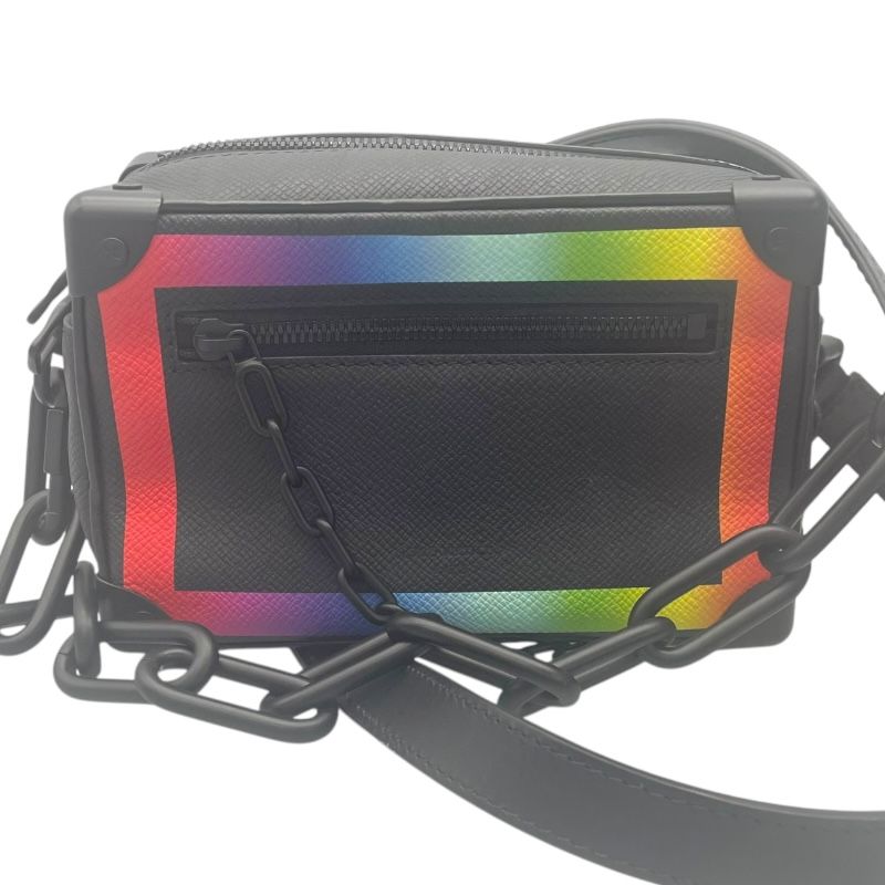 VUITTON