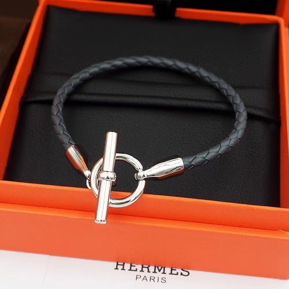 新品未使用【 HERMES 】レザーブレスレット グレナンシルバー - メルカリ