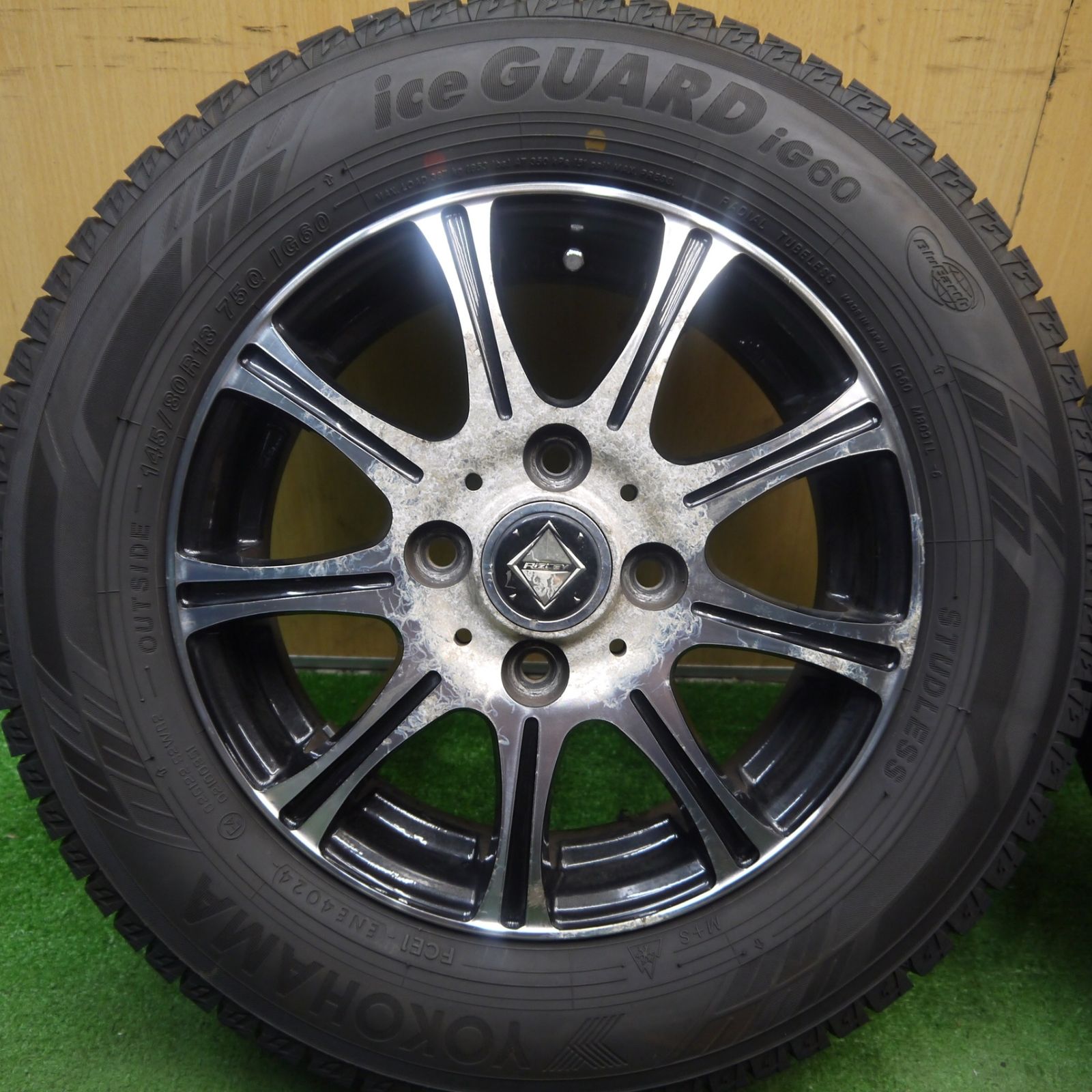 バリ溝！24年！9.5分以上☆スタッドレス 145/80R13 ヨコハマ