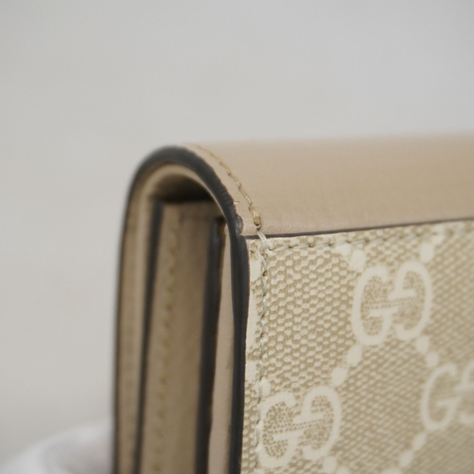 ベージュ レディース