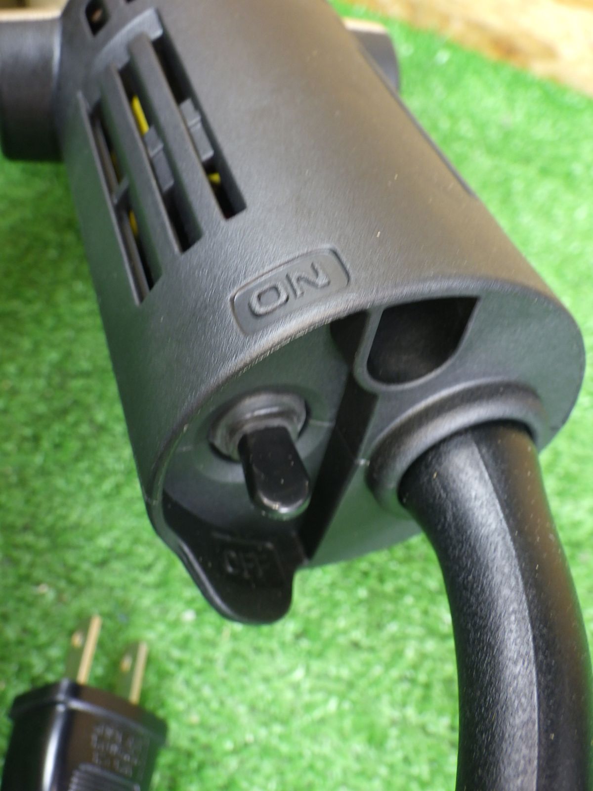 2000N ブラック-ゴールド