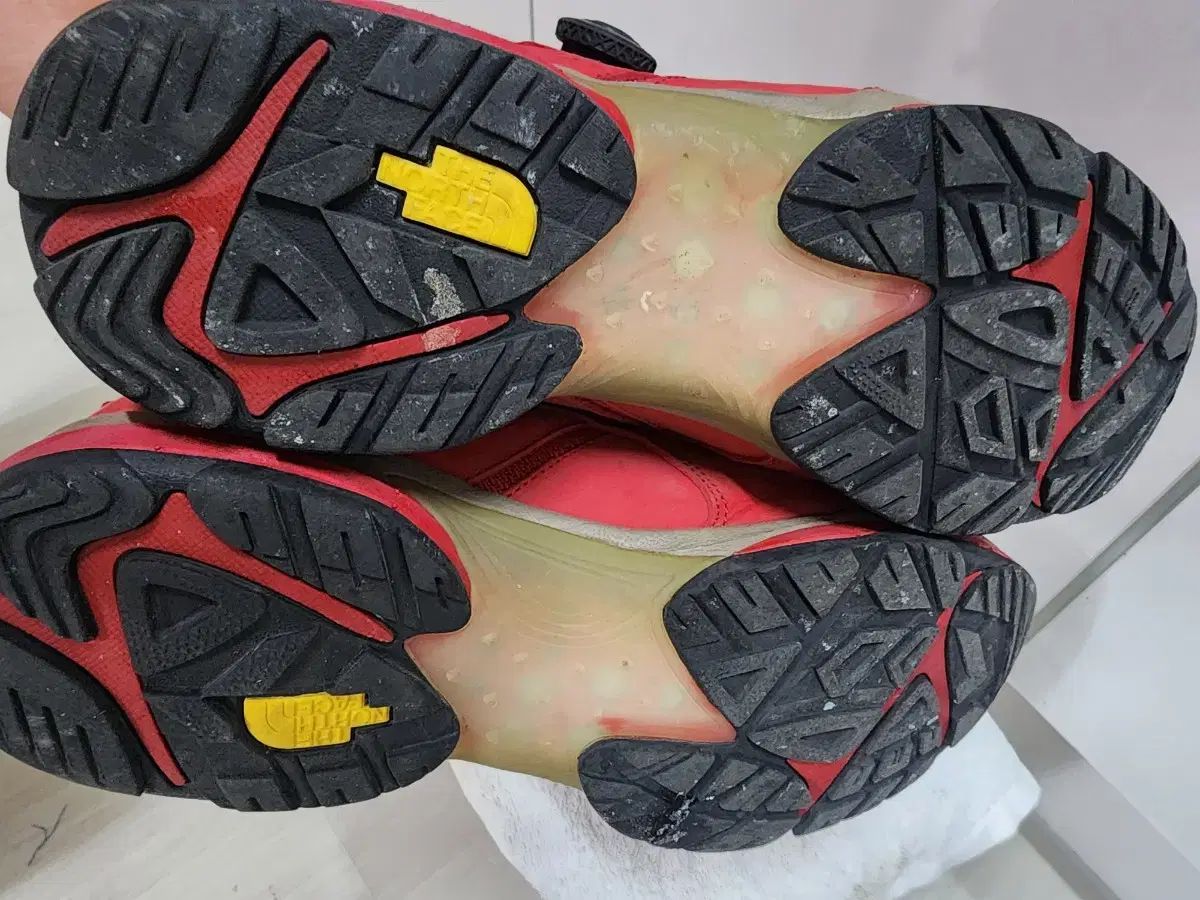 THE NORTH FACE ザノースフェイス ダイアル 登山靴 レッド OLIVEOS_COM_TR