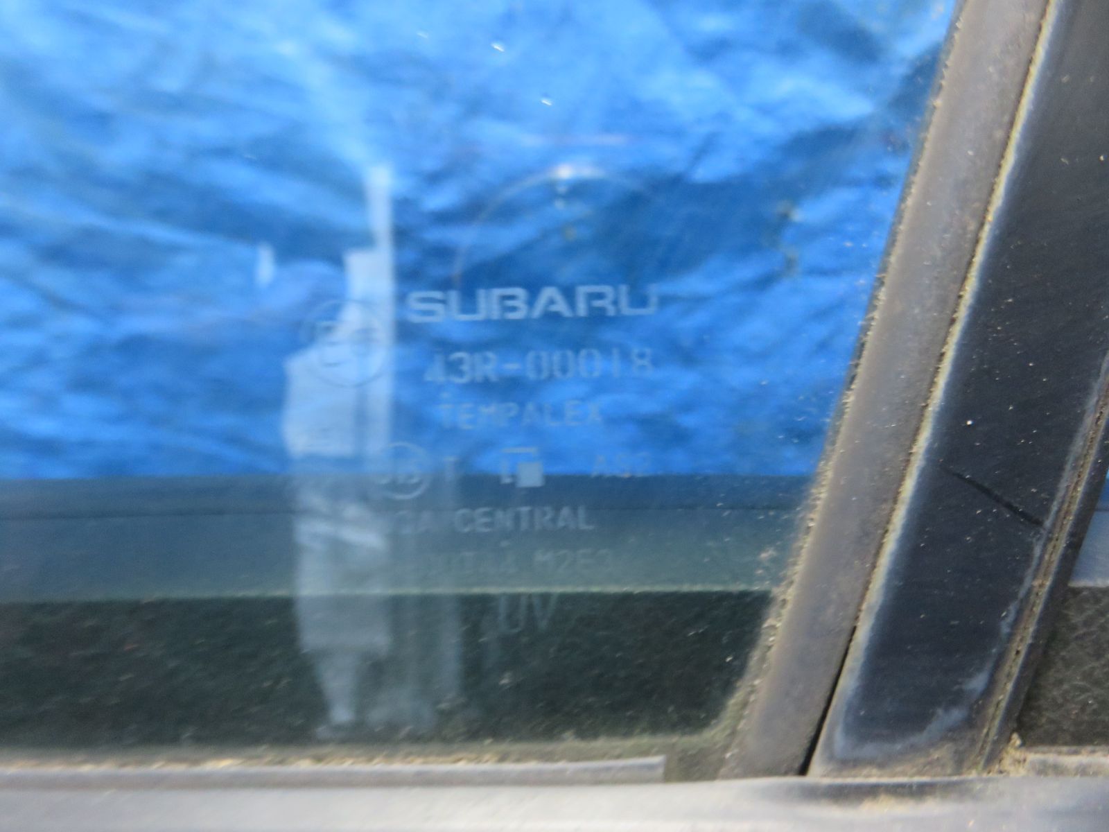 SFC2490 スバル SJ5 SJG フォレスター 純正 左フロントドア 左前ドア PWスイッチ 内張り付 左側 助手席側