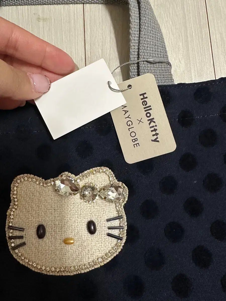 最新作が入荷中! HELLO KITTY X MAYGLOBE コラボ バッグ 絶対にあなたの一番選択!