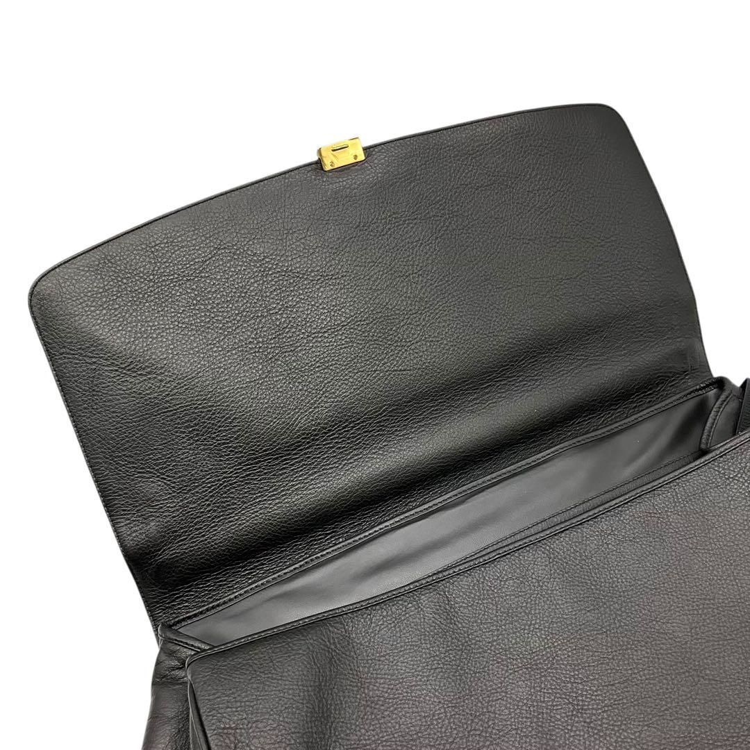 美品 2146 BALLY ボストンバッグ シボ革 鍵 ゴールド金具 黒 大容量 美品 2146 BALLY ボストンバッグ シボ革 鍵 ゴールド金具 黒 大