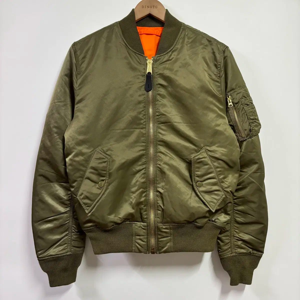 S アルファインダストリーズ スリムフィット USAF MA-1 ジャケット