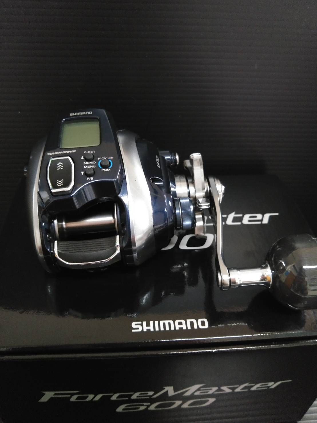 シマノ １８ フォースマスター ６００ 船 電動 リール 02