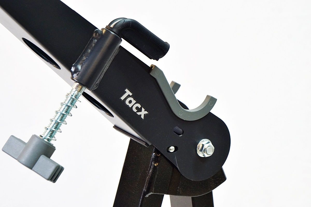 TACX タックス