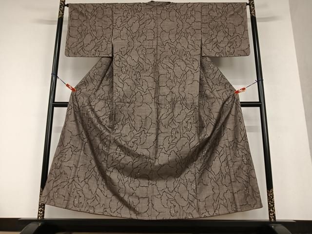 平和屋着物●本場大島紬　泥染め　9マルキ　舞花文　正絹　逸品　未使用　AAAU8331zg 平和屋着物○本場大島紬 泥染め 9マルキ 舞花文 正絹 逸品 未使用