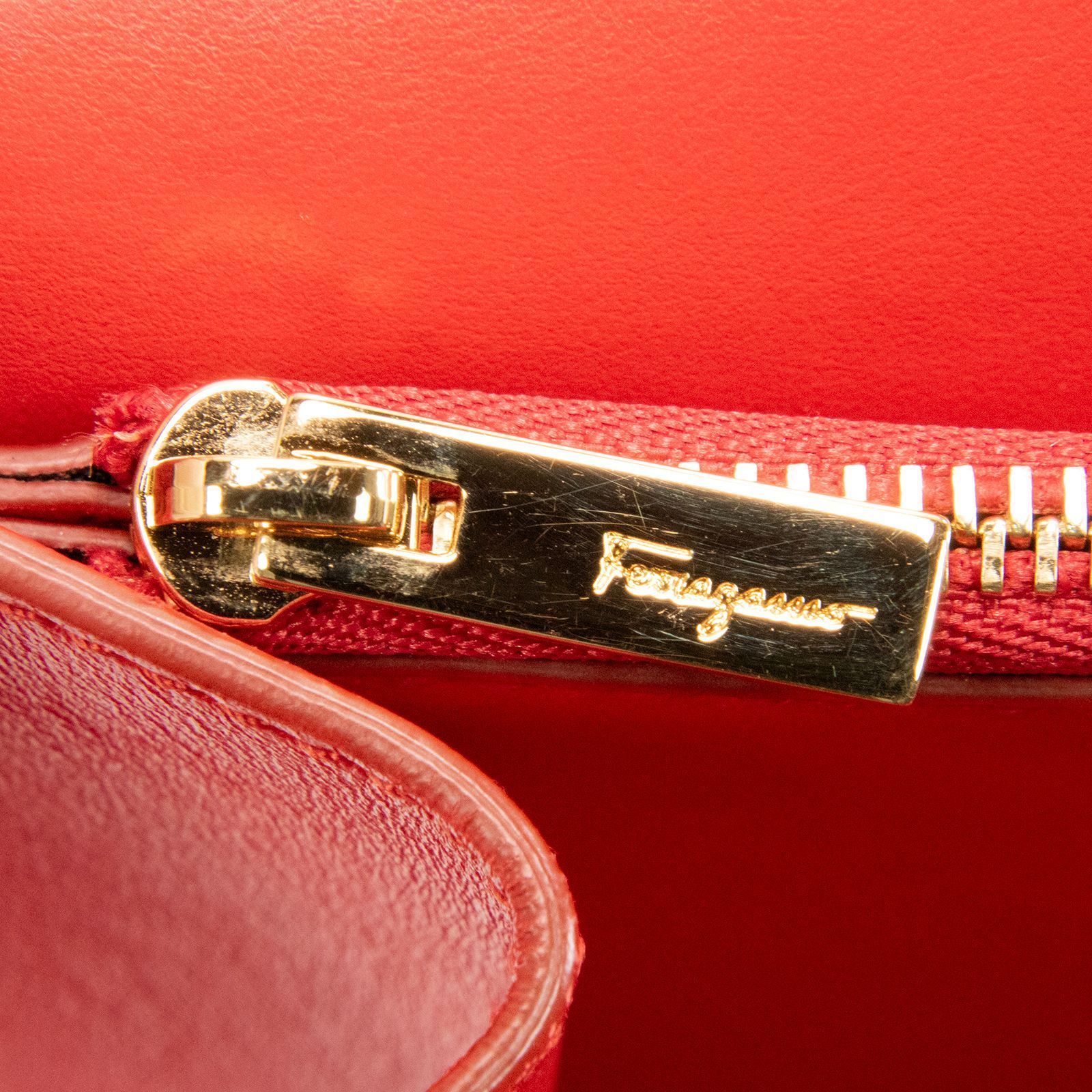 本物 送料無料 フェラガモ ハンドバッグ レディース カーフスキン