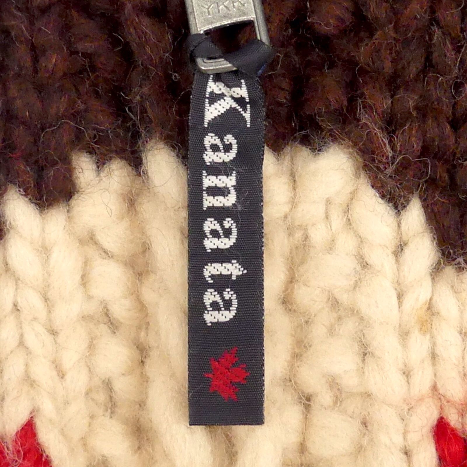 90s カウチンセーター　made in Canada 1990's CANADA製 スノー柄 カウチンセーター 年輪ボタン 実寸