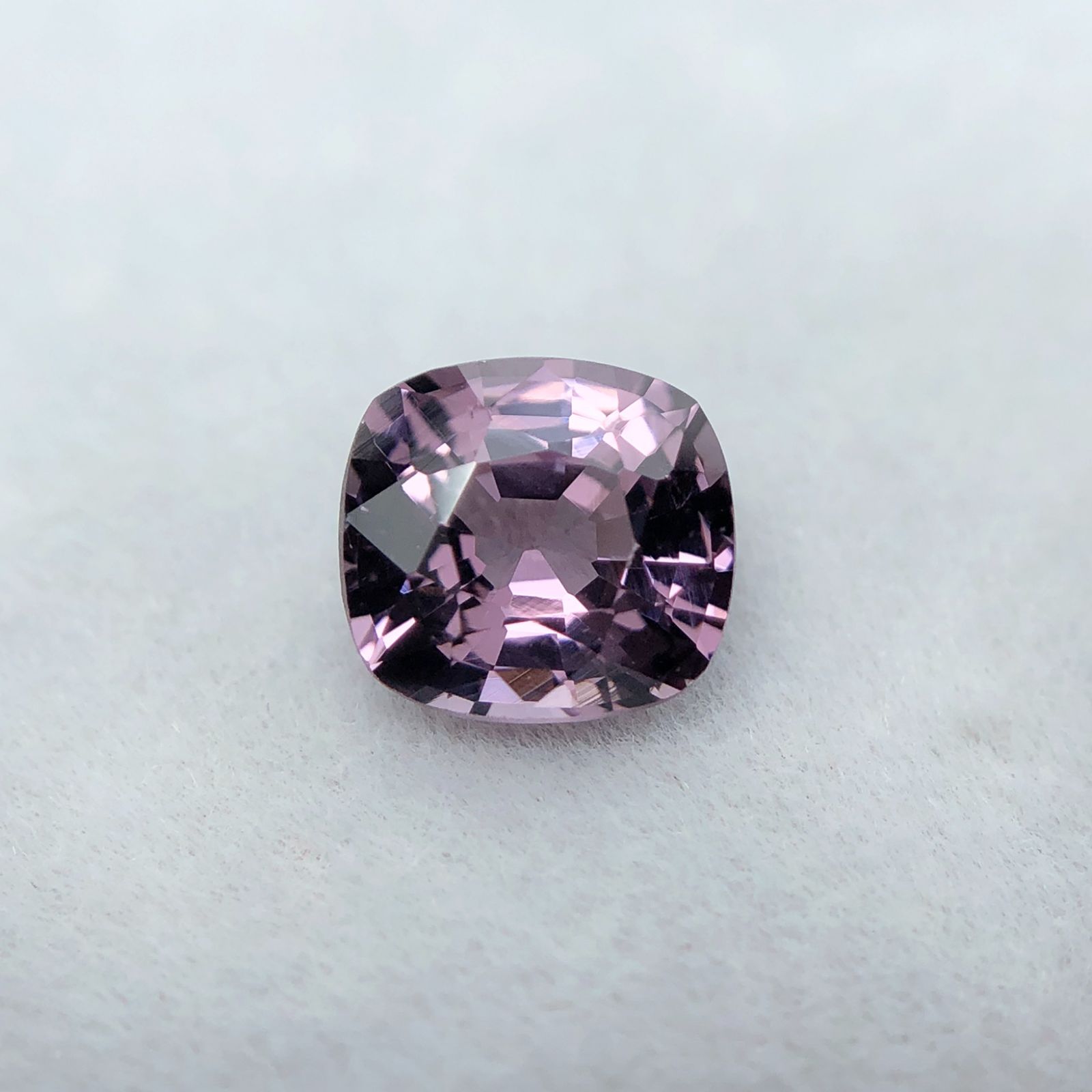 ソ付 パープル ピンク スピネル 1.648ct ルース クッション - CheReine