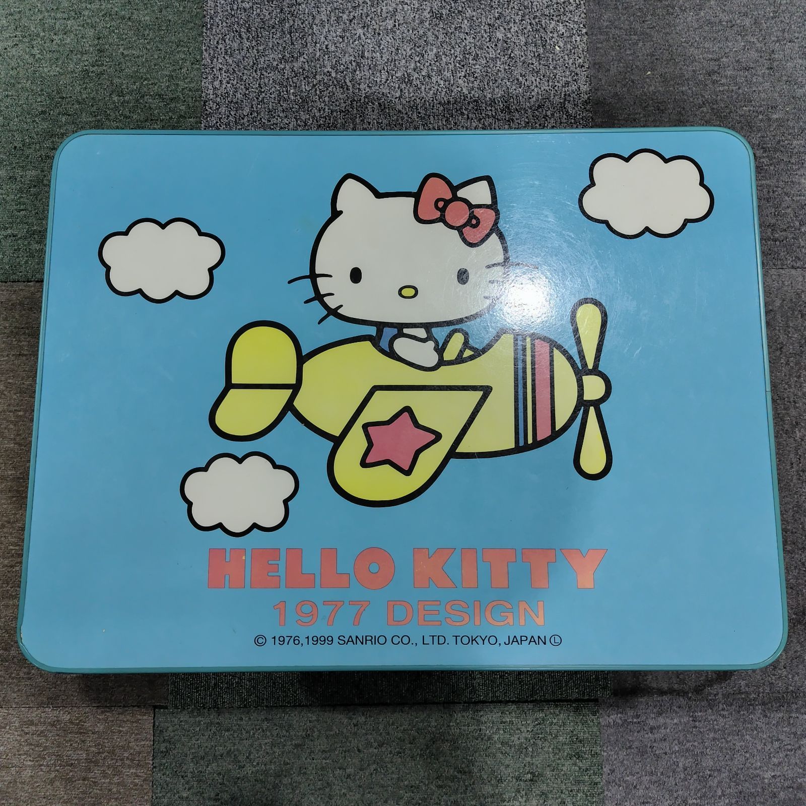 Sanrio　サンリオ　ハローキティ　折りたたみテーブル　1998年製　レトロ サンリオ ハローキティ HELLO KITTY ミニテーブル 折り畳み
