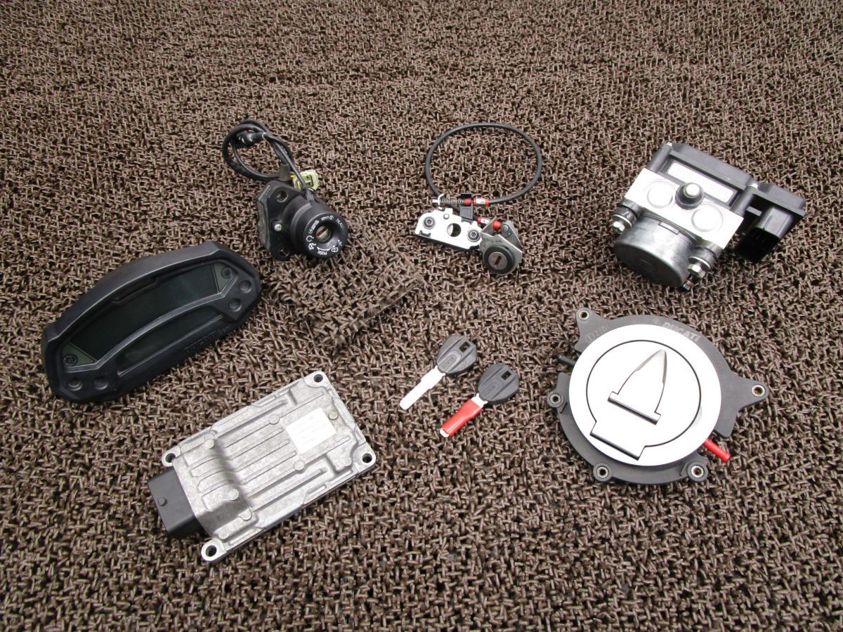 ドカティ M1100S メインキー デジタルメーター CDI ABS △A6475 ZDMM505AAAB ドゥカティ ZDM1078AC DUCATI モンスター 動画有 FI