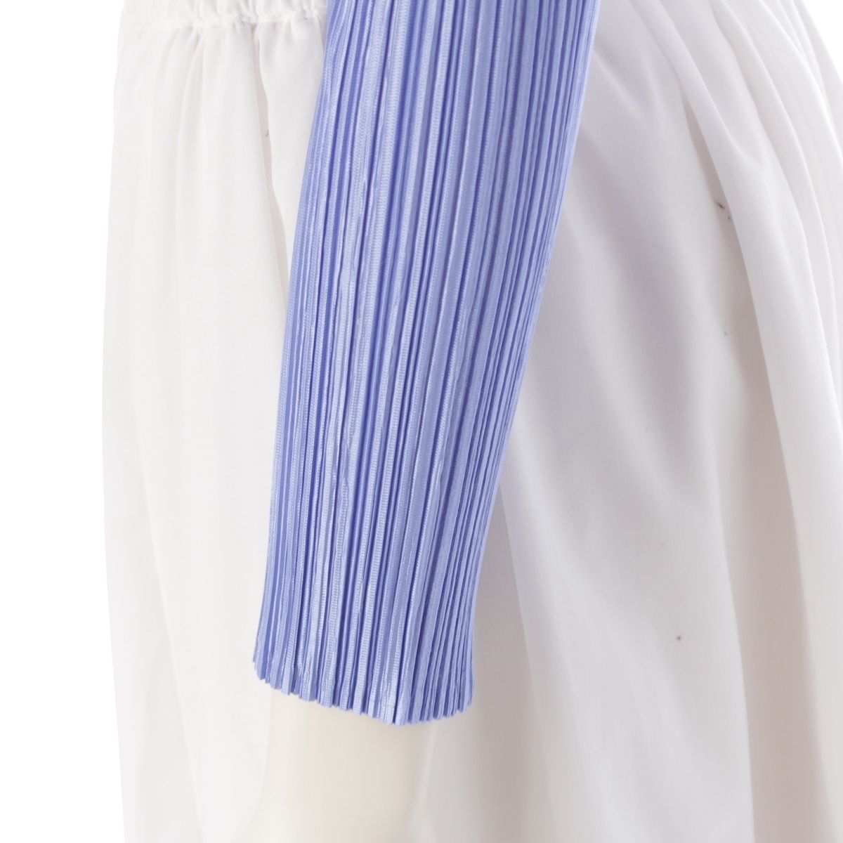 プリーツプリーズ イッセイミヤケ クロップド カーディガン 71-J0802PP ライトブルー 4【中古】 プリーツプリーズ イッセイミヤケ クロップド カーディガン