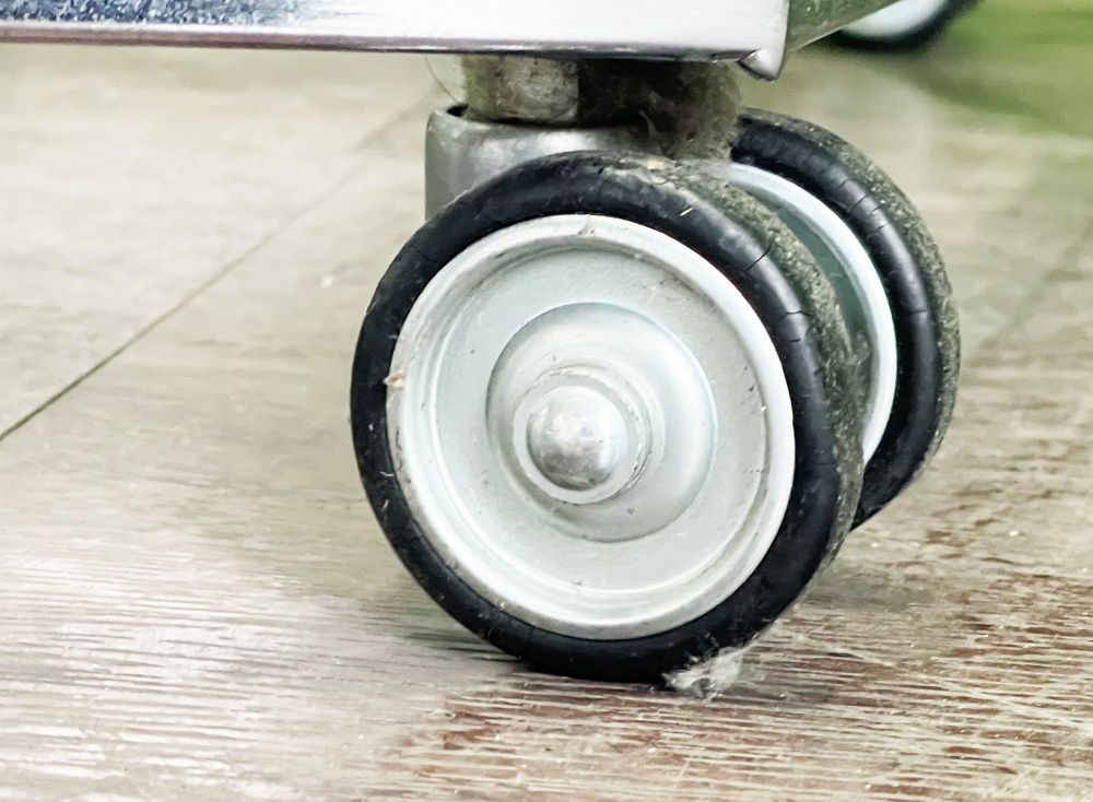 キャスター付き