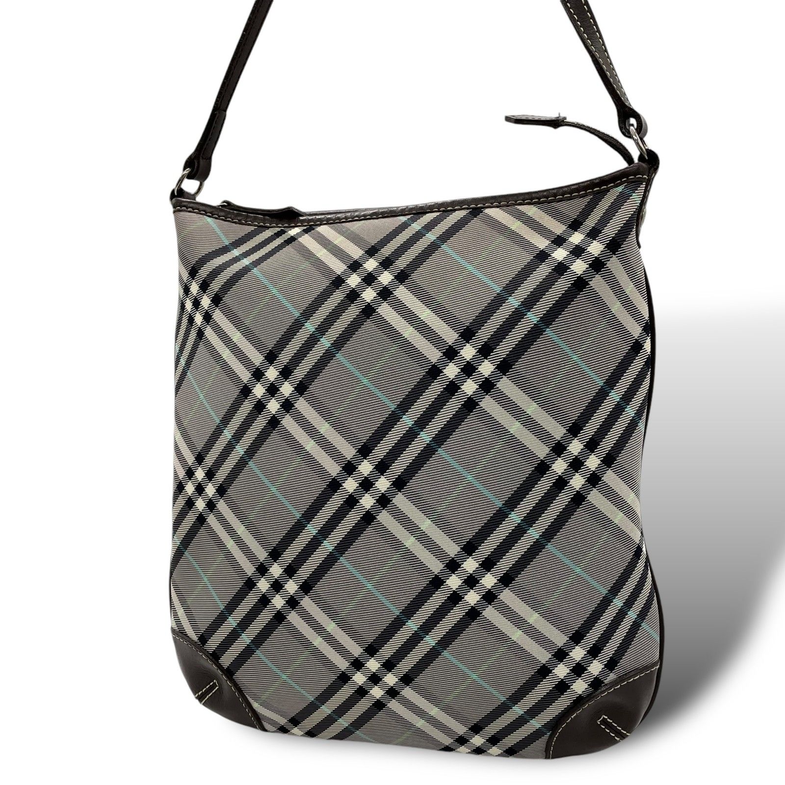 Burberry ノバチェック ショルダーバッグ 美品 黒（美品】 バーバリー  