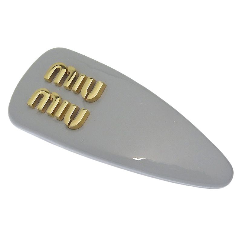 MIUMIU パールグレー パテントレザーヘアクリップ ミュウミュウ MIUMIU ヘアアクセサリー ロゴ バレッタ ヘアクリップ