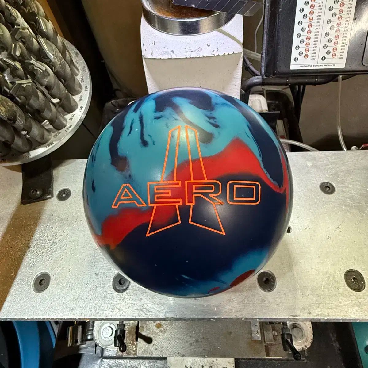 エボナイト EBONITE ー エアロ 14 ポンド 公式球
