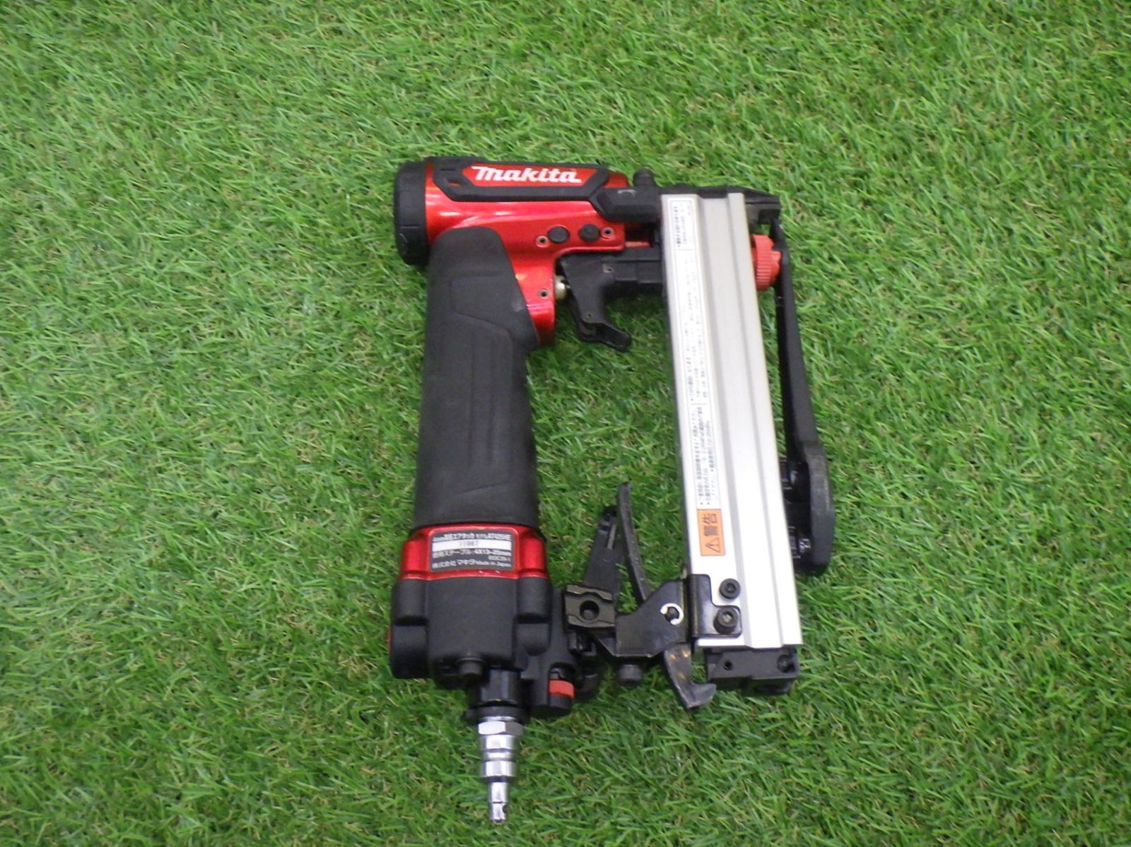 マキタ(Makita) 4ミリ高圧エアタッカ(赤) AT425HE エアー工具 大工道具