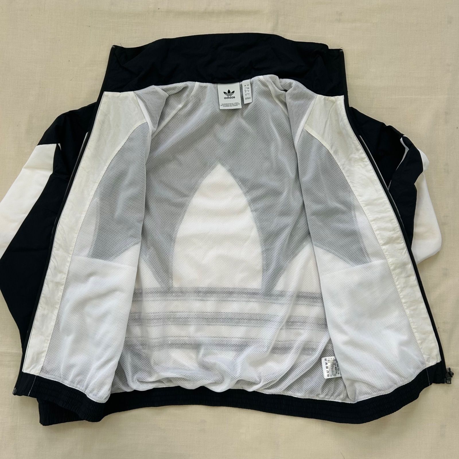 adidas adidasアディダスPAKAIANラバーロゴ袖ナイロン素材 アディダス 