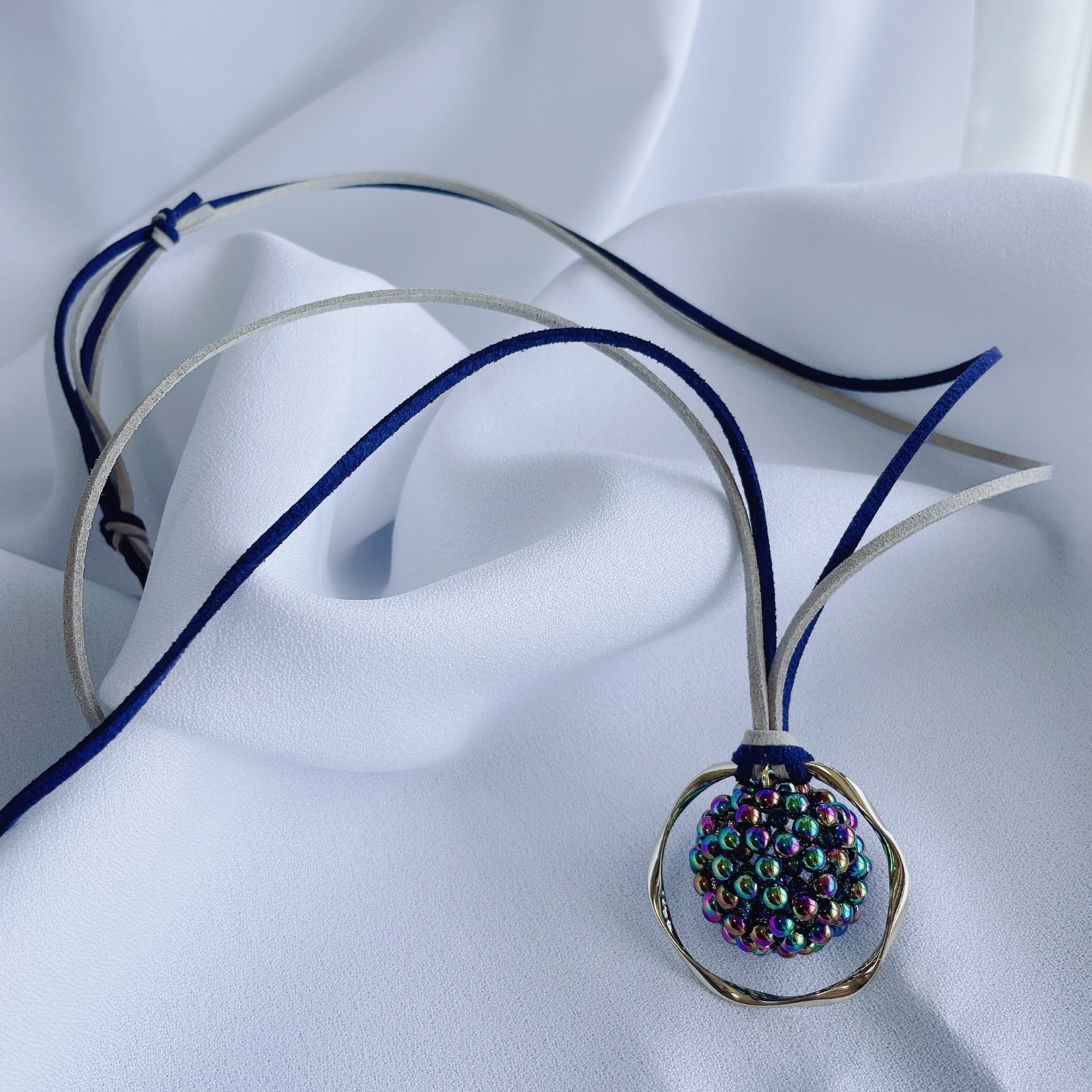 flowing energy circle necklace-Hematite rainbow color- フラーレン