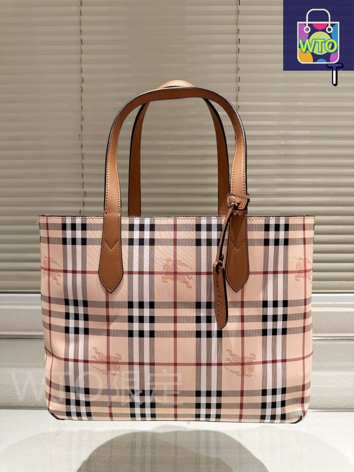 週末限定価格☆未使用★BURBERRY大人気horseボーダーバック org.jpg