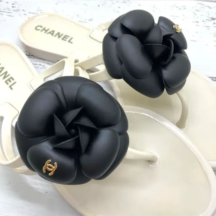 【大人気❗️】CHANEL シャネル カメリア トングサンダル サンダル ロゴ CHANEL シャネル カメリア ココマーク トングサンダル ビーチ