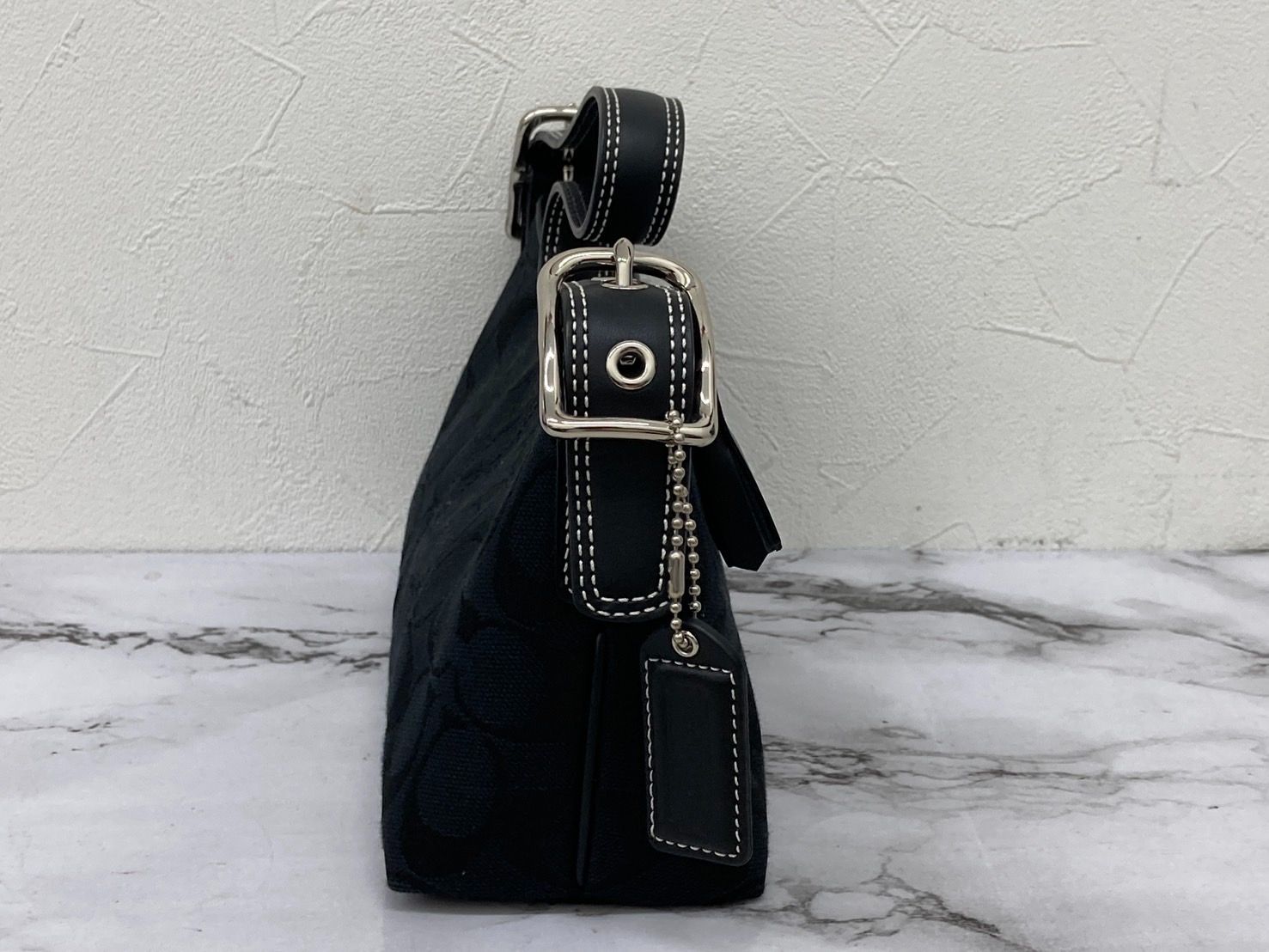 ポーチ シグネチャー