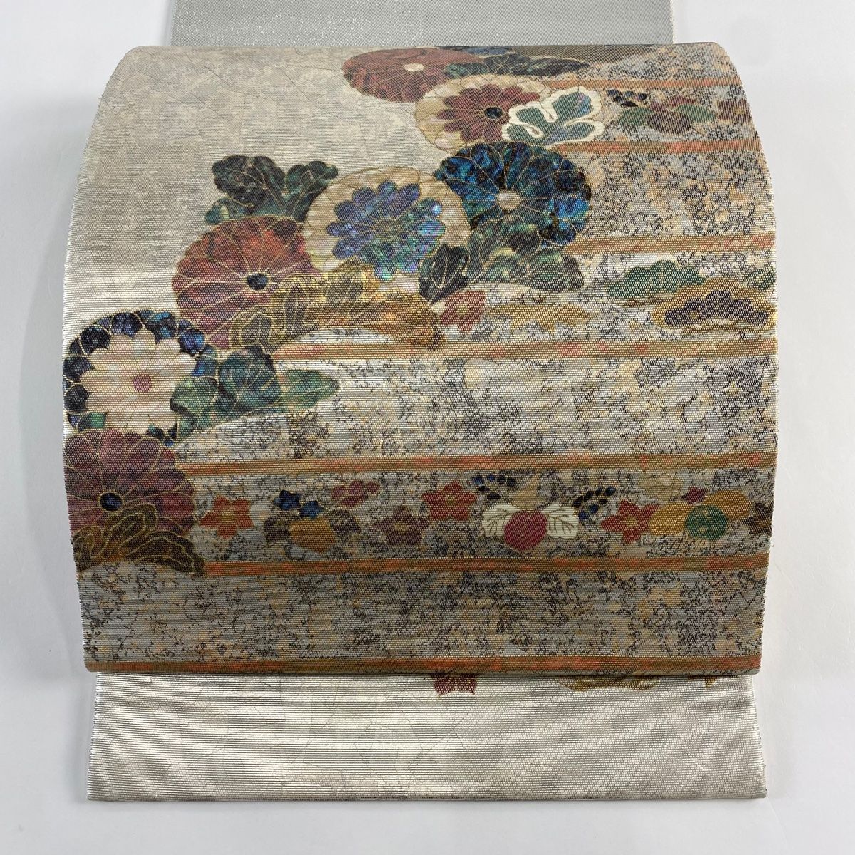 袋帯 名品 菊 松竹 箔 螺鈿箔 銀色 お太鼓柄 正絹