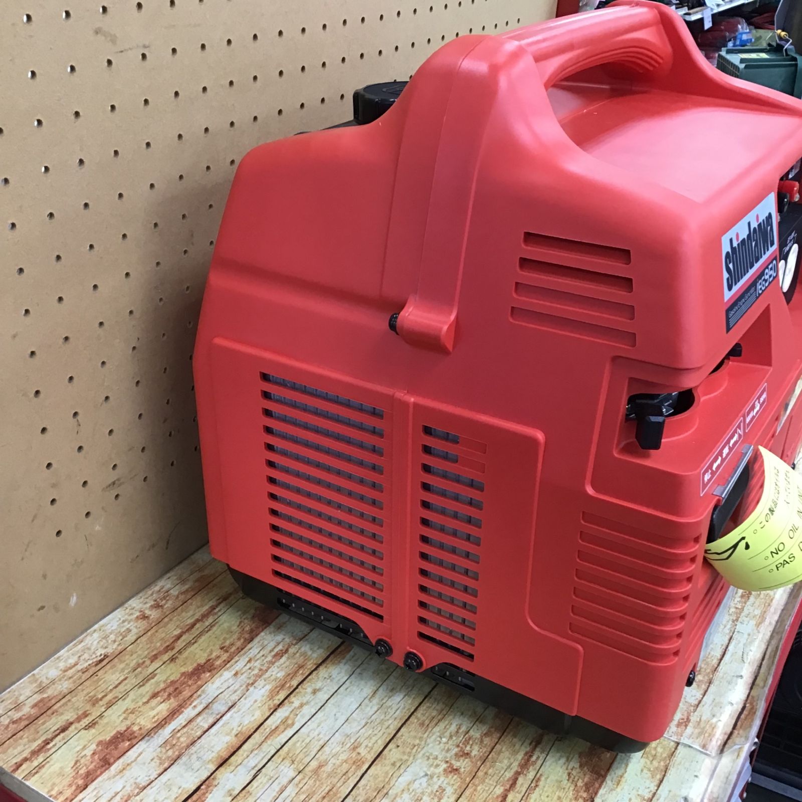 新ダイワ Shindaiwa インバータ 発電機 iEG950 中古 ｜発電機