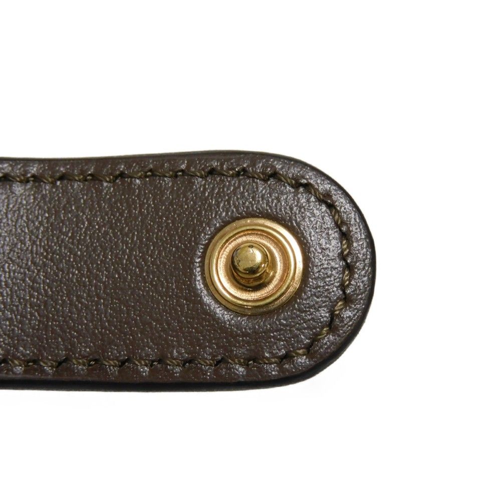 スナップボタン