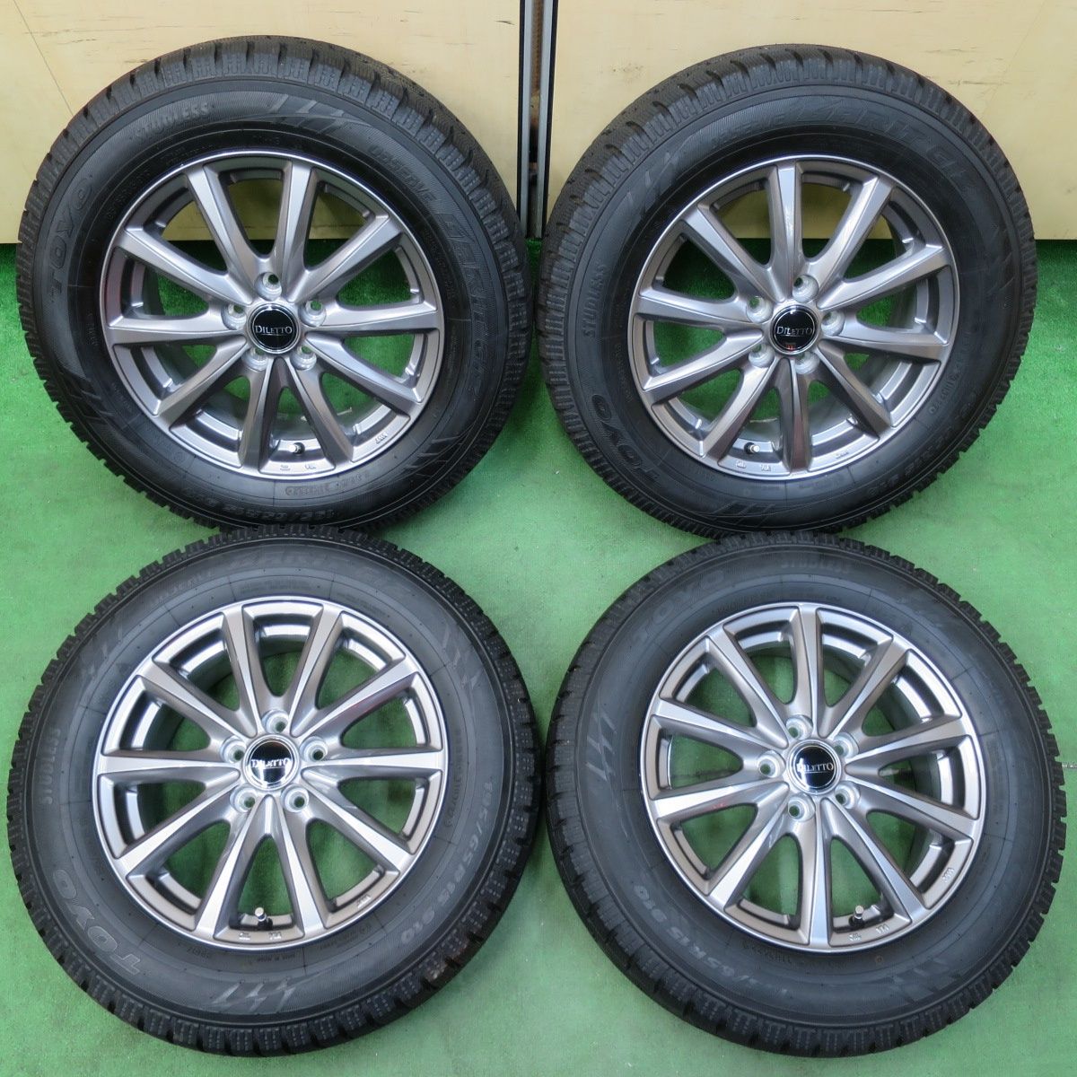 [送料無料] バリ溝！22年！キレイ！ほぼ10分プリウス 等 195/65R15 スタッドレス トーヨー オブザーブ ガリット GIZ DILETTO ディレット 15インチ PCD100/5H5010809イス
