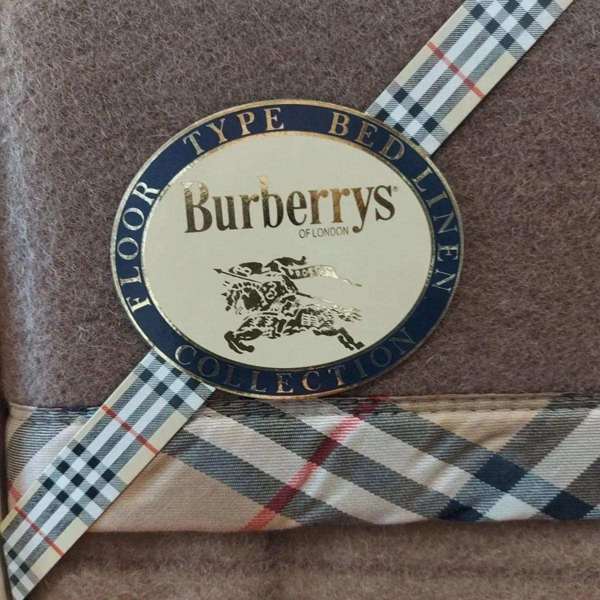 バーバリー Burberry ウール毛布 純毛 布団 シングル ギフト 西川産業
