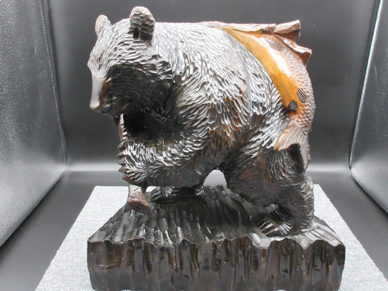 ◇木彫り 熊 クマ くま 彫刻 アラキ作 アンティーク 置物 (大) - メルカリ