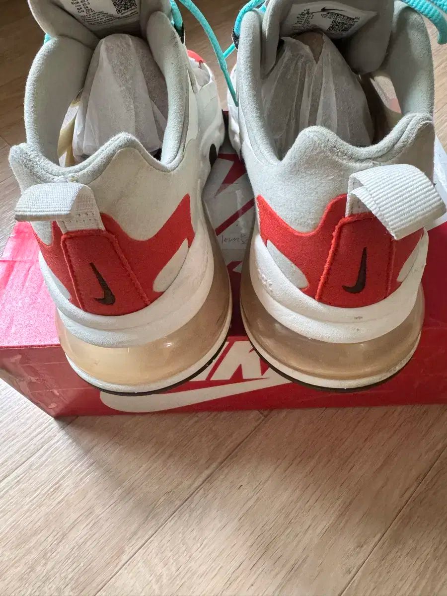 ナイキ エアマックス 270 リアクト 255