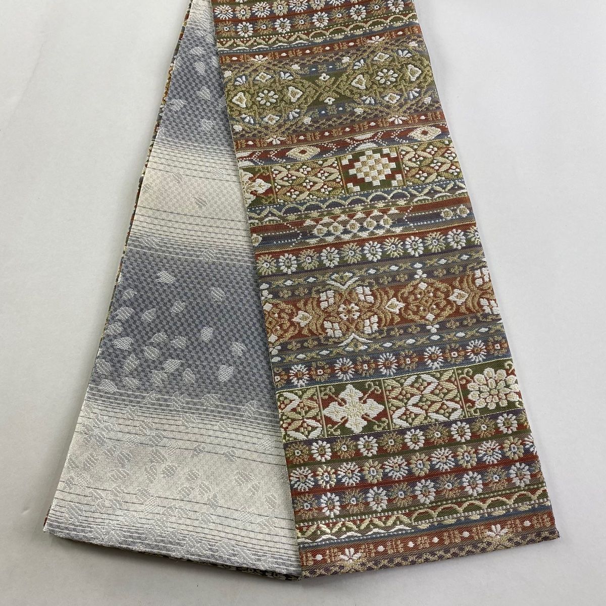 半幅帯 秀品 草花 七宝 金糸 灰色 正絹