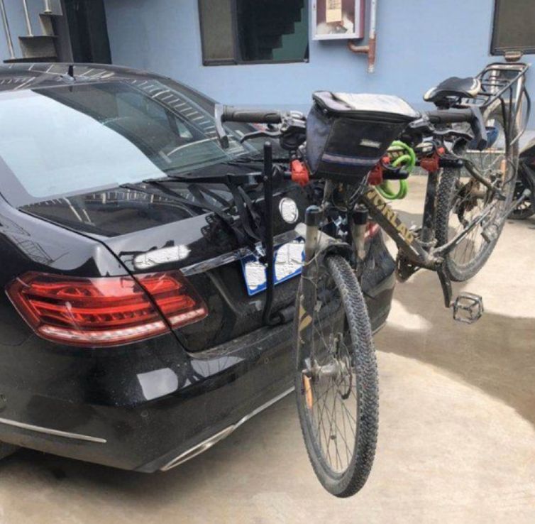 自動車リヤサスペンション車載バックサスペンション自転車サスペンションフレーム荷物棚