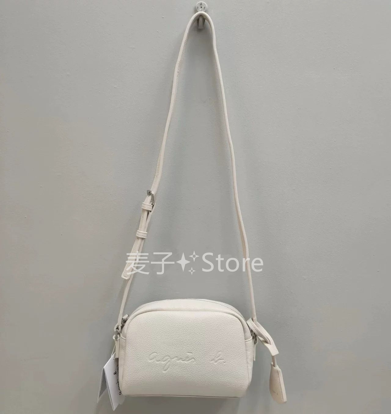 アニエスベー Agnes.b エンボスロゴ ショルダー バック レザー 新品 大人気 アニエスベー ショルダーバッグ agnes b. エンボス