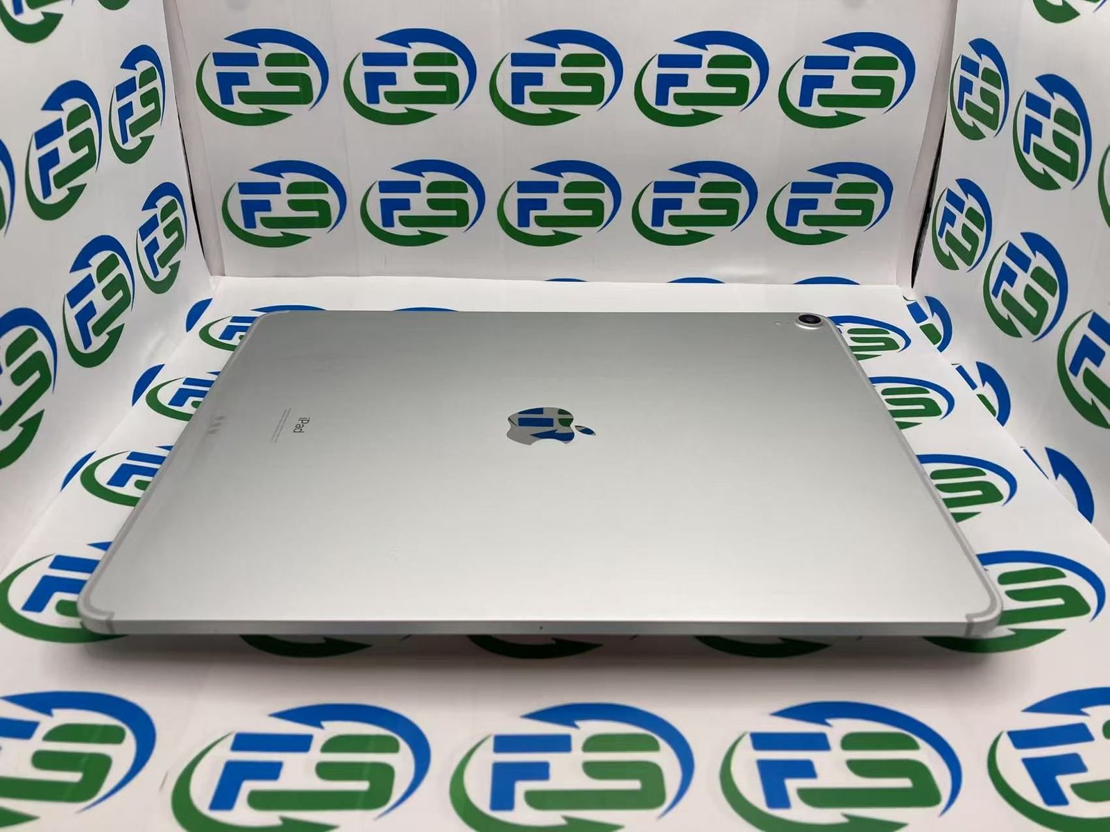 196 電池良好☆iPad Pro 64GB 10.5インチ SIMフリー☆ Apple iPad Pro 10.5インチ Wi-Fi 64GB 価格比較 - 価格.com