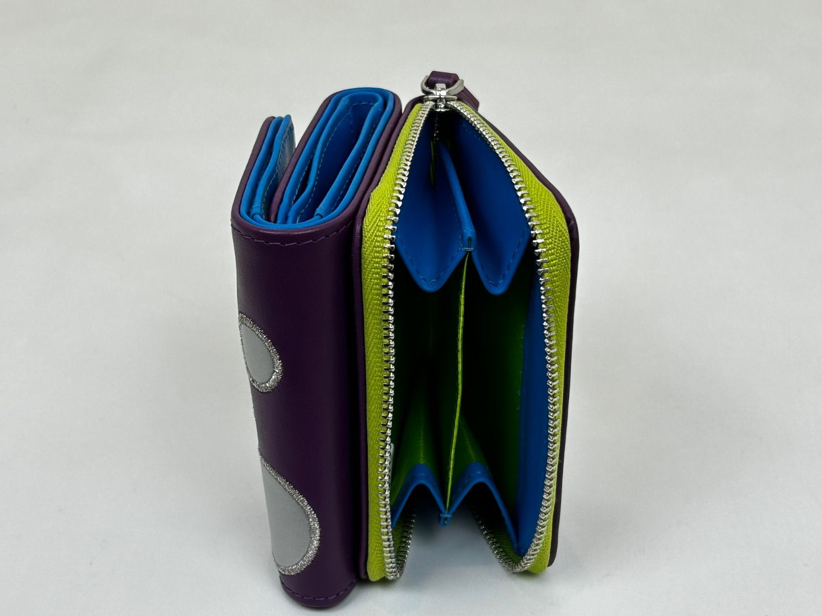 ★アルベロベロ❣️コンパクト　ウォレット 楽天市場】アルベロベロ(Alberobello)オレボレブラぶたさん刺繍入り