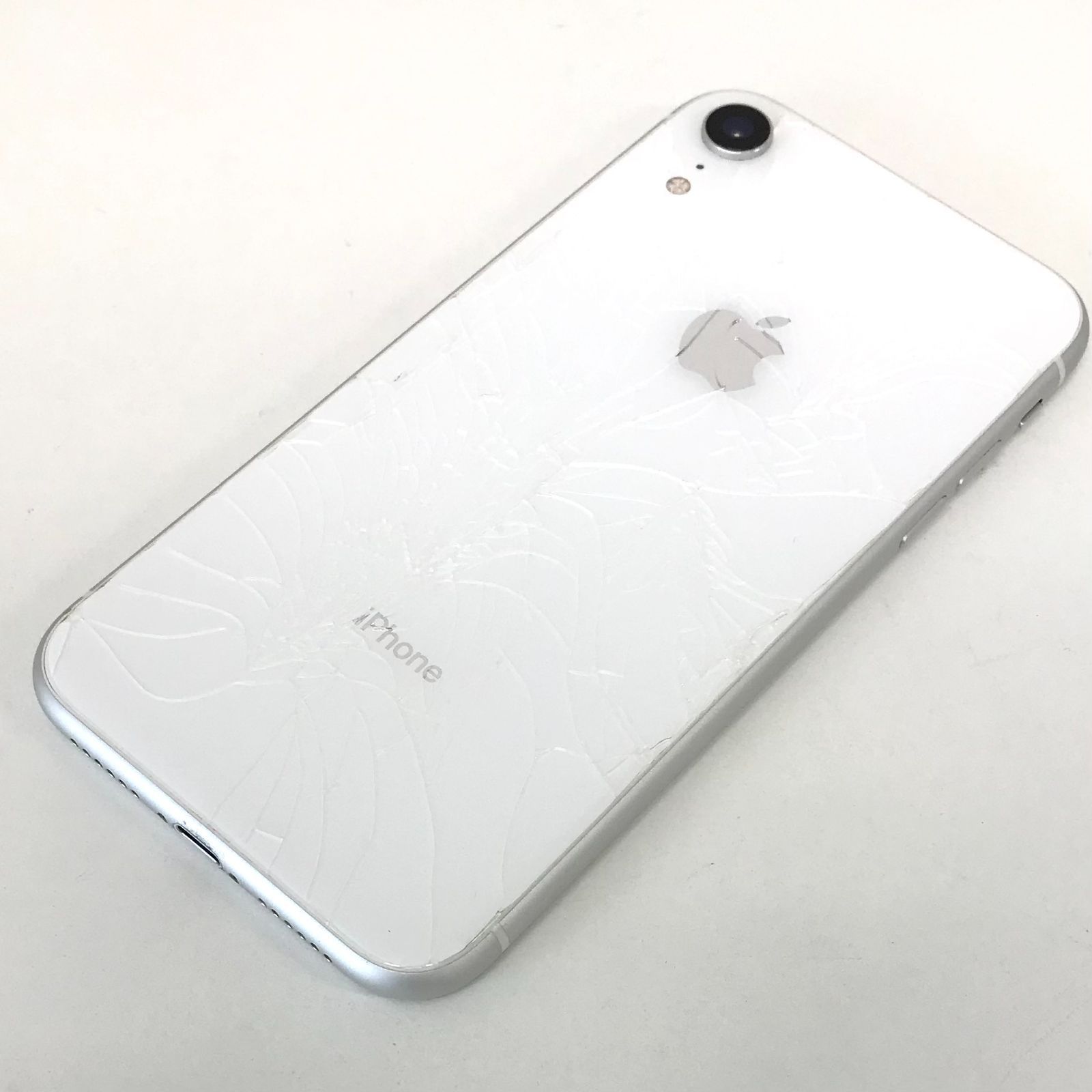 631)iPhone XR 64GB ホワイト 本体-
