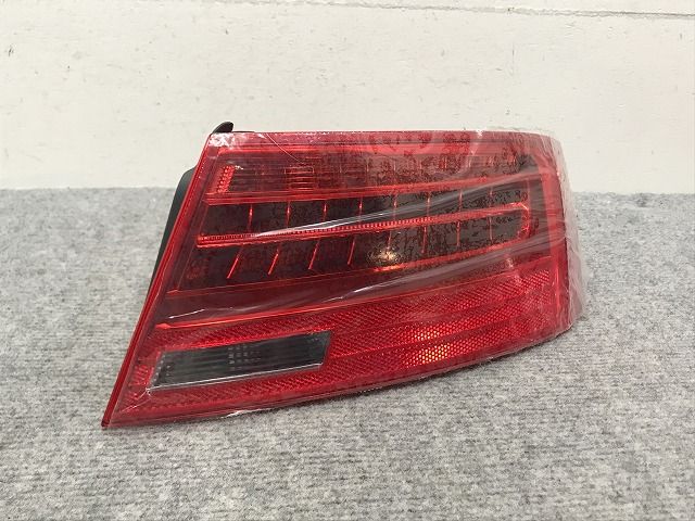 新品!A5(B8) 8T系 純正 後期 右 テールランプ/ライト/レンズ LED AL